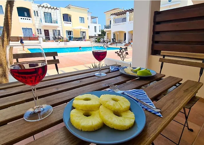 Maria\'S Holiday House - Communal Pool